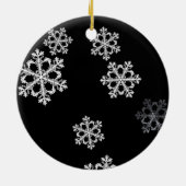 Monochroom minimalistisch sneeuwvlok kerstpatroon keramisch ornament (Achterkant)