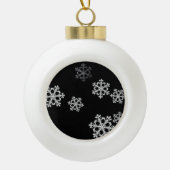 Monochroom minimalistisch sneeuwvlok kerstpatroon keramische bal ornament (Voorkant)