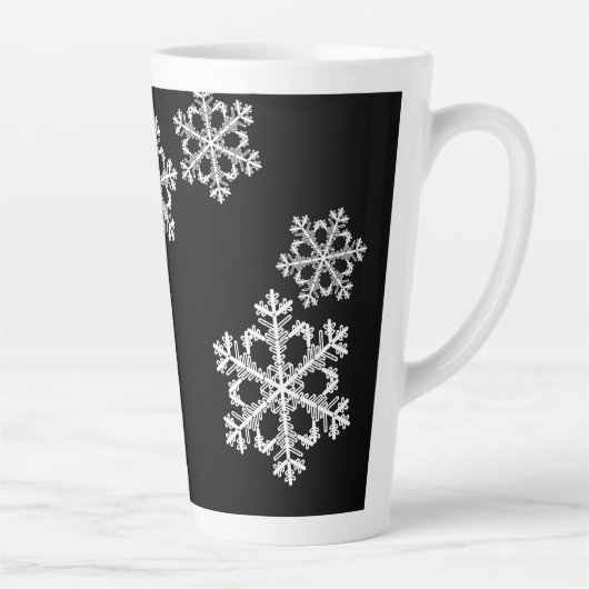 Monochroom minimalistisch sneeuwvlok kerstpatroon latte mok (Rechts)
