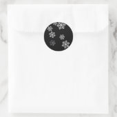 Monochroom minimalistisch sneeuwvlok kerstpatroon ronde sticker (Tas)