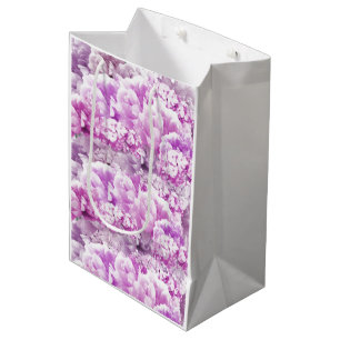 Monochroom roze gemengde boeket middelgrote cadeau medium cadeauzakje