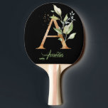 Monogram A groene eucalyptus faux goudfolie Tafeltennisbatje<br><div class="desc">Monogram Een groene eucalyptus faux goudfolie pingpong paddle met een naam, kan worden gebruikt voor Vrijgezellenfeest, Baby shower, bruiloft Verloving, Jubileum of feest ter gelegenheid van de feestdag. Het verbazingwekkende design is voorzien van waterverf groene eucalyptusbladeren die in letter A zijn geweven en gemengde goudsparken en spetters. Eucalyptus greenery laat...</div>