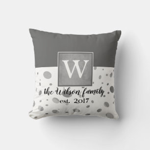 monogram aangepast ontwerp voor kussen grijs en wi