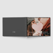 Monogram aangepaste foto op witte lijst bruiloft gastenboek (Volledig)