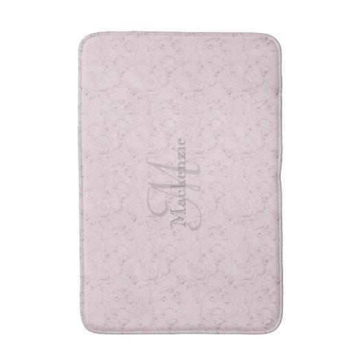 Monogram Aangepaste Naam Blush Roze Elegant Marmer Badmat (Voorkant Verticaal)