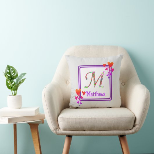 Monogram Achternaam Paarse Kleurrijke Hartjes Init Kussen (Stoel)