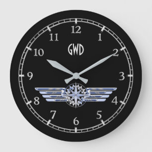 Monogram Air Pilot Silver Wings Compass op een Grote Klok