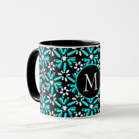 Monogram Aqua Blue & Black Batik Flower Pattern Mok (Voorkant links)