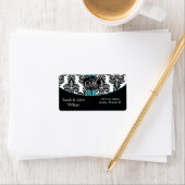 Monogram aqua, terugzendadres label (Insitu)