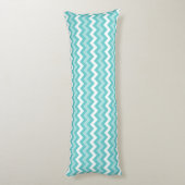 Monogram Aqua White Abstracte Chevron Lichaamskussen (Achterkant (Verticaal))