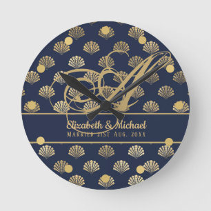 Monogram ART Deco Navy Blue Gold Shells Passen get Ronde Klok