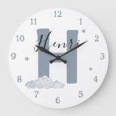 Monogram Baby Initial & Name Nursery Wall Clock Grote Klok (Voorkant)