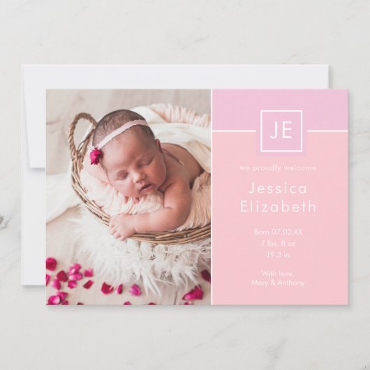 Monogram baby meisje foto's roze moderne geboorte aankondiging (Voorkant)