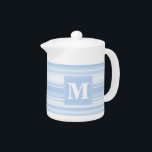 Monogram babyblauwe strepen theepot<br><div class="desc">Onregelmatige horizontale strepen in verschillende lichtblauwe tinten</div>
