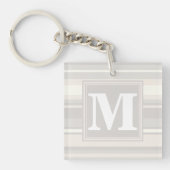 Monogram beige strepen sleutelhanger (Voorkant)
