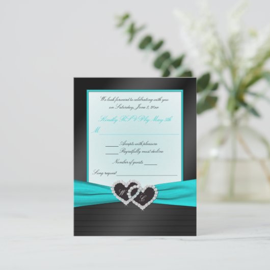 Monogram Black FAUX Satijnen PlOOien met Aqua RSVP (Staand voorkant)