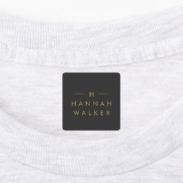 Monogram Black Gold | Moderne, minimale kleding Labels