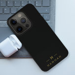 Monogram Black Gold | Moderne minimalistische lega iPhone 15 Pro Case<br><div class="desc">Een eenvoudig stijlvol monogram op maat in een gouden moderne,  minimalistische typografie op een zwarte achtergrond. De monogram initialen en de naam kunnen gemakkelijk samen met de eigenschaplijn worden gepersonaliseerd om een ontwerp zo uniek te maken zoals u bent! Het perfecte cadeau of accessoire op maat voor elke gelegenheid.</div>