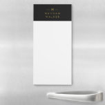 Monogram Black Gold | Moderne minimalistische lega Magnetisch Notitieblok<br><div class="desc">Een eenvoudig stijlvol monogram op maat in een gouden moderne,  minimalistische typografie op een zwarte achtergrond. De monogram initialen en de naam kunnen gemakkelijk samen met de eigenschaplijn worden gepersonaliseerd om een ontwerp zo uniek te maken zoals u bent! Het perfecte cadeau of accessoire op maat voor elke gelegenheid.</div>
