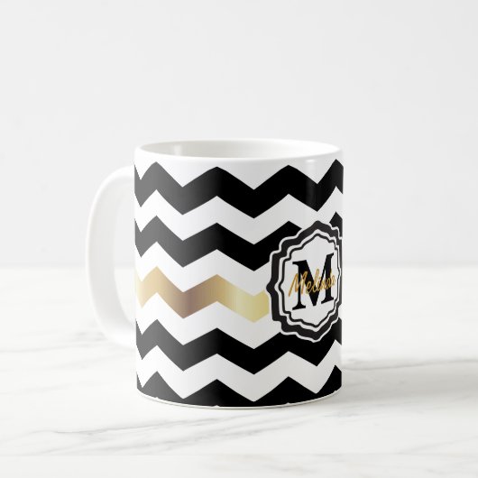 Monogram Black, White en Gold Chevron Koffiemok (Voorkant links)