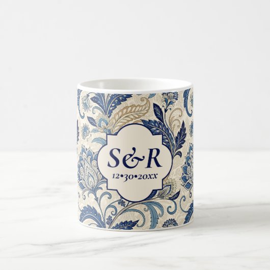 Monogram Blauw & Crème Damast Floral Wedding Koffiemok (Center)
