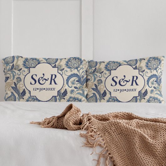 Monogram Blauw & Crème Damast Floral Wedding Kussensloop