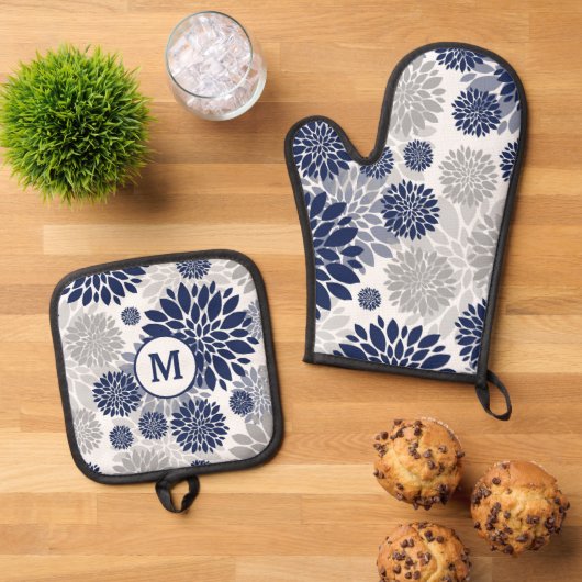 Monogram blauw grijs bloempatroon ovenwant & pannenlap set (Top down)