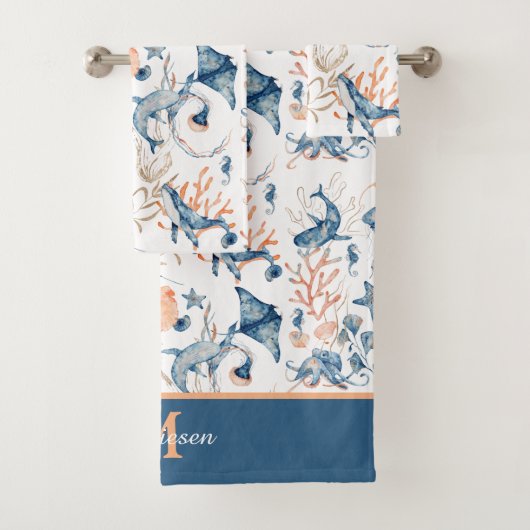 Monogram blauw Ocean Pattern Bad Handdoek (Insitu)
