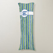 Monogram blauwgroen, Blauwe, Groene, en Witte Stri Lichaamskussen (Voorkant Verticaal)
