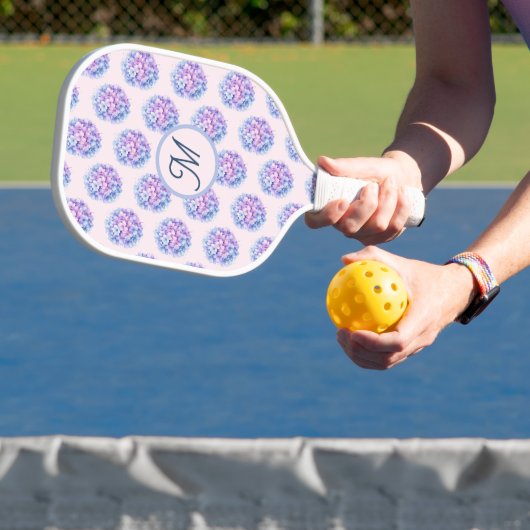 Monogram Bloem Hortensia Blad Patroon Witte Hand Pickleball Paddle (Insitu)