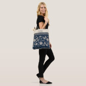 Monogram  Bloemen Chinoiserie Ivoor Canvas tas (Op model)