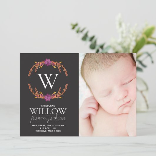Monogram Bloemen Foto Pasgeboren Meisje Persoonlij Aankondiging (Staand voorkant)