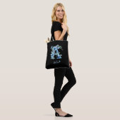 Monogram Bloemenalfabet A Personaliseer Tote Bag (Op model)