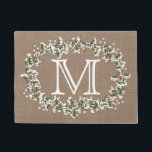 Monogram bloemenkrans en rustiek Burlap-effect Deurmat<br><div class="desc">Aangepaste Monogram Bloemenkrans & Rustieke Burlap Effect Doormat.</div>