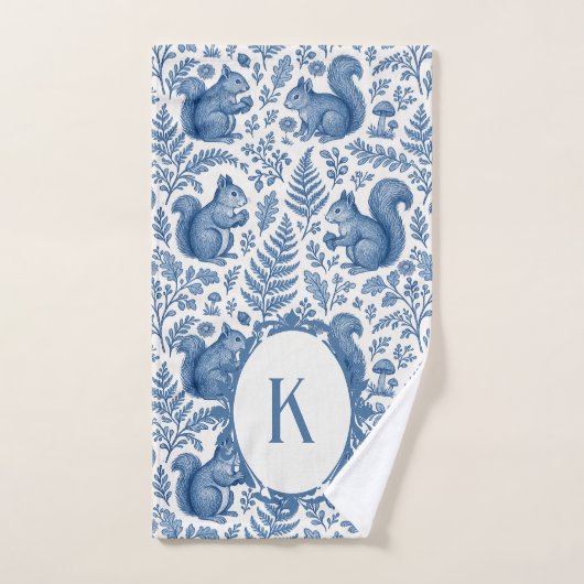 Monogram Blue Chinoiserie Squirrel Woodland Bath Handdoek (Handdoek)