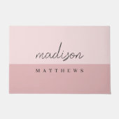 Monogram Blush Pink | Moderne, minimalistische vro Deurmat (Voorkant)