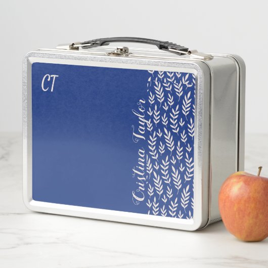 monogram Blush roze Bladpatroon op Blauw (In situ)