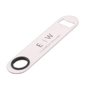 Monogram Blush Roze Moderne Minimalistische Elegan Speed Flessenopener (Voorkant Gekanteld)