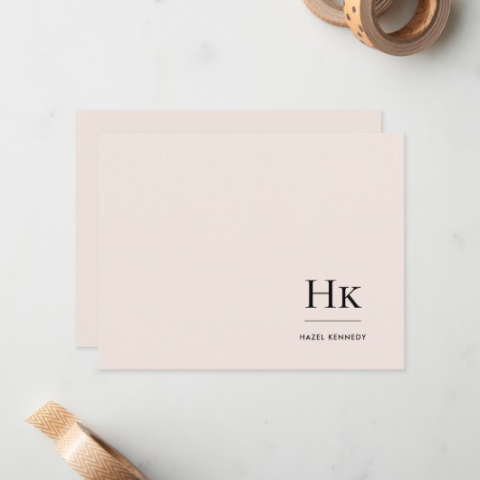 Monogram Blush Simple Monogrammed Social Notecard Notitiekaartje (Voorkant / Achterkant in situ)
