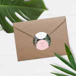 Monogram Bogen Tropische Palmboom Bruiloft Ronde Sticker<br><div class="desc">Blush roze en witte bogen over donkere palmbladachtergrond met monogram in grijze en waterverf palmbladillustraties.</div>