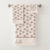 Monogram Boho Rainbow Abstract Beige Cream Roze Bad Handdoek (Insitu)