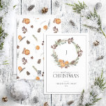 Monogram Boho Winter Citrus Wreath Merry Kerstmis Feestdagenkaart<br><div class="desc">Op zoek naar een mooie, eenvoudige en elegante vakantiekaart? Kijk niet verder dan onze Monogram Boho Winter Citrus Wreath Merry Kerstmis Script Holiday Kaart! Deze verbluffende kaart is voorzien van een groot geschilderd geschilderd met waterverf plantaardig citrusvruchten, pijnbomen, steranijs en kaneel, die je monogram vormgeven, met het 'prettige kerstbericht' geschreven...</div>