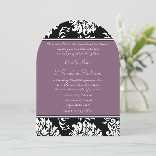 Monogram Boog Vorm Paarse  Damask Wedding Kaart (Staand voorkant)
