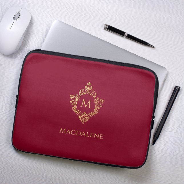 Monogram Bourgogne Elegante  Faux Gold Crest Laptop Sleeve (Creator heeft geüpload)