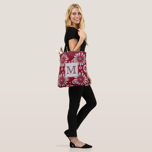 Monogram Bourgogne en Gray Floral Tote Bag (Op model)