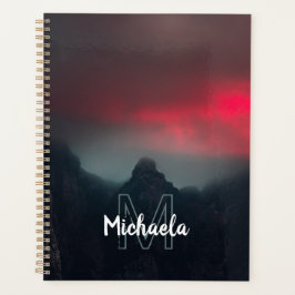 Monogram brandende wolken, mist en bergen planner