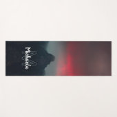 Monogram brandende wolken, mist en bergen yogamat (Voorkant (horizontaal))