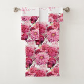 Monogram Bright Pink Floral Elegant Towel Set Bad Handdoek (Insitu)