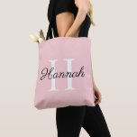 Monogram bruidsmeisje cadeau met naam roze tas<br><div class="desc">Monogram bruidsmeisje naam roze tas. Perfect cadeau voor je bruidsmeisjes en getuige. Gepersonaliseerd met eerste letter en naam.</div>