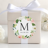 Monogram bruiloft Datum Blush Pink Floral Wreate Ronde Sticker